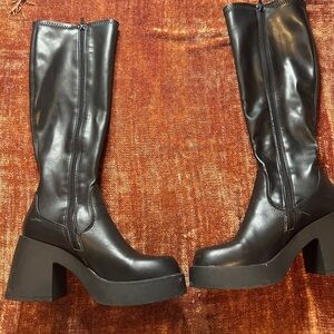 BACK TO SCHOOL CLEAR OUT!! Madden Girl knee high platform boot size 8.